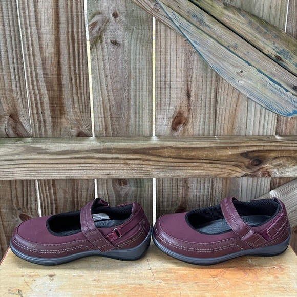 Orthofeet Springfield 879 Wine Mary Jane Comfort Shoes Adjustable Heel Strap 9.5 - Picture 1 of 8